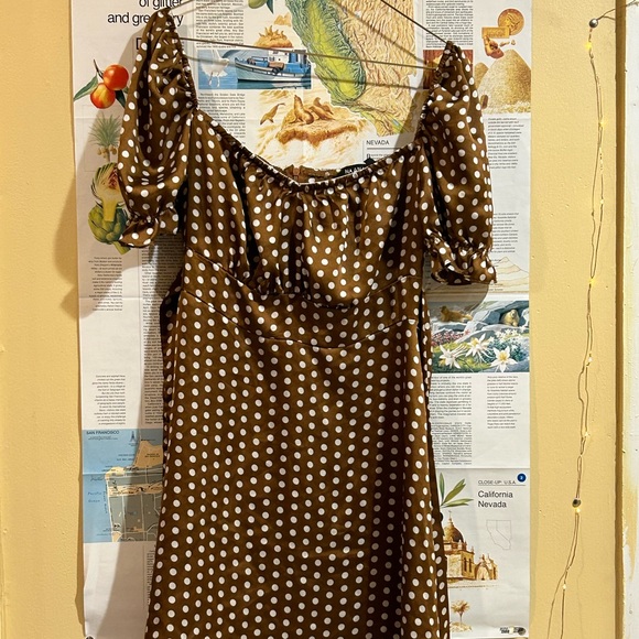 ASOS brown polka dot satin dress with puff sleeves - Picture 3 of 3